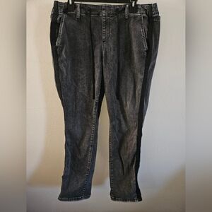 Torrid Womans Elastic Waist Black Jeans Size 1R